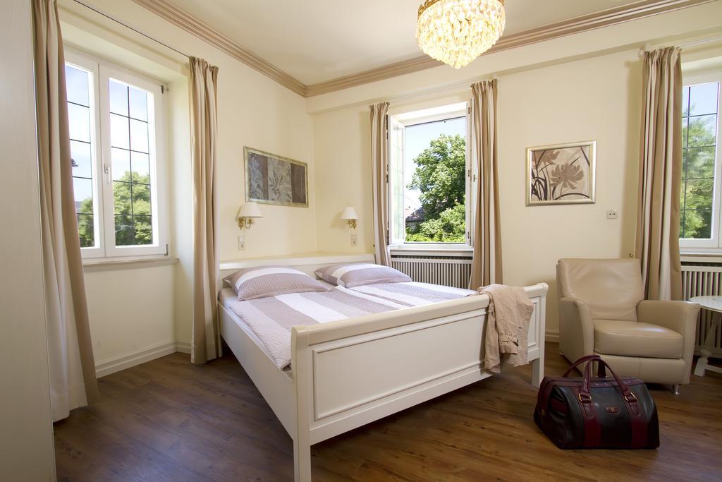 Gaestehaus Hebinger Am Schlosspark Deidesheim Exteriér fotografie